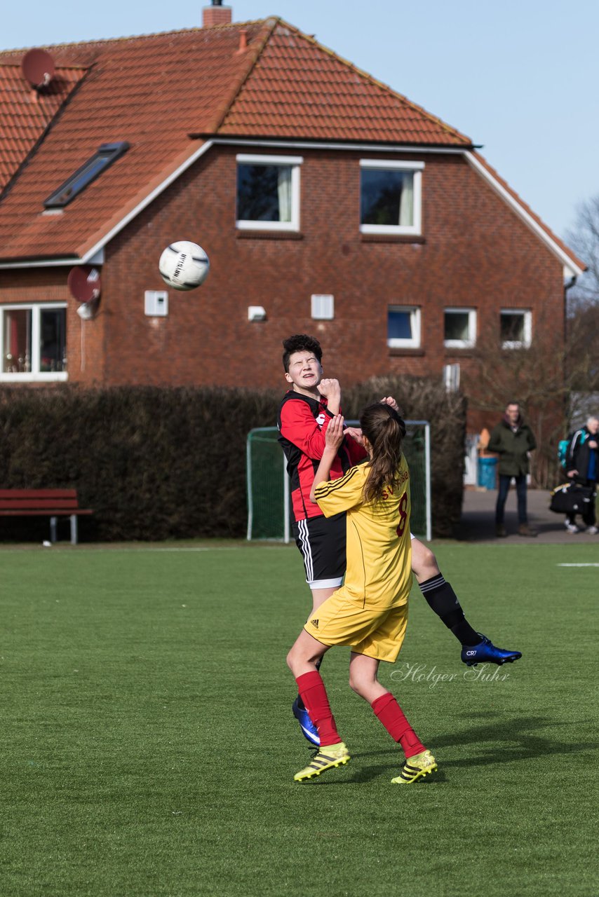 Bild 76 - B-Juniorinnen SG Weststeinburg/Bei - SV Fisia 03 : Ergebnis: 1:2